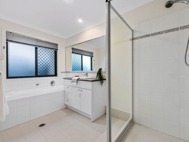 42 Williams Street, Wakerley QLD 4154