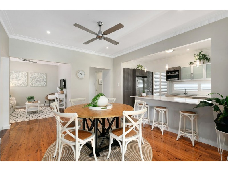 11 Shepherd Street, Wynnum QLD 4178