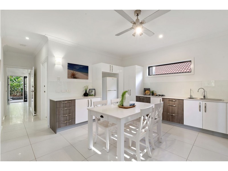 11 Shepherd Street, Wynnum QLD 4178