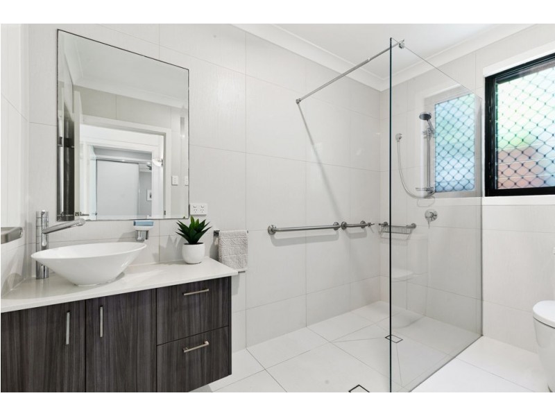 11 Shepherd Street, Wynnum QLD 4178