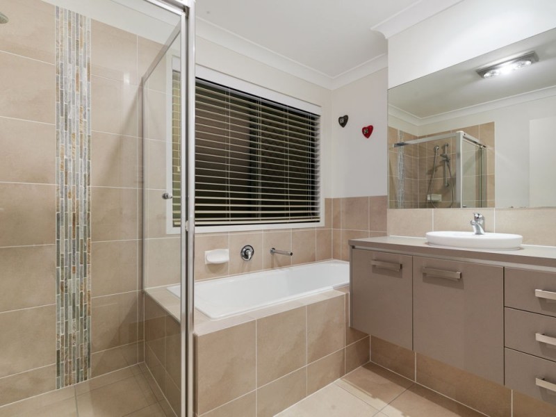 17 Higgs Circuit, Wynnum West QLD 4178