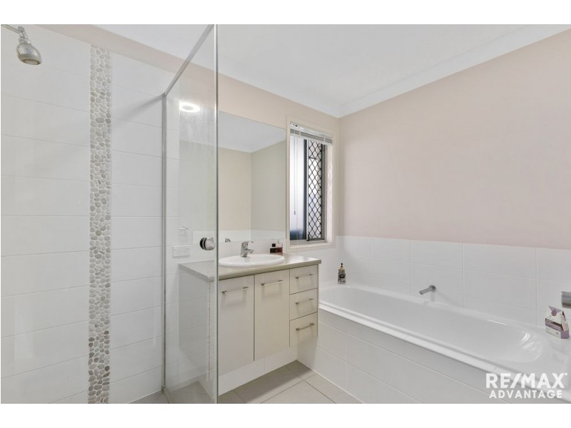 8 Sharpie Street, Manly West QLD 4179