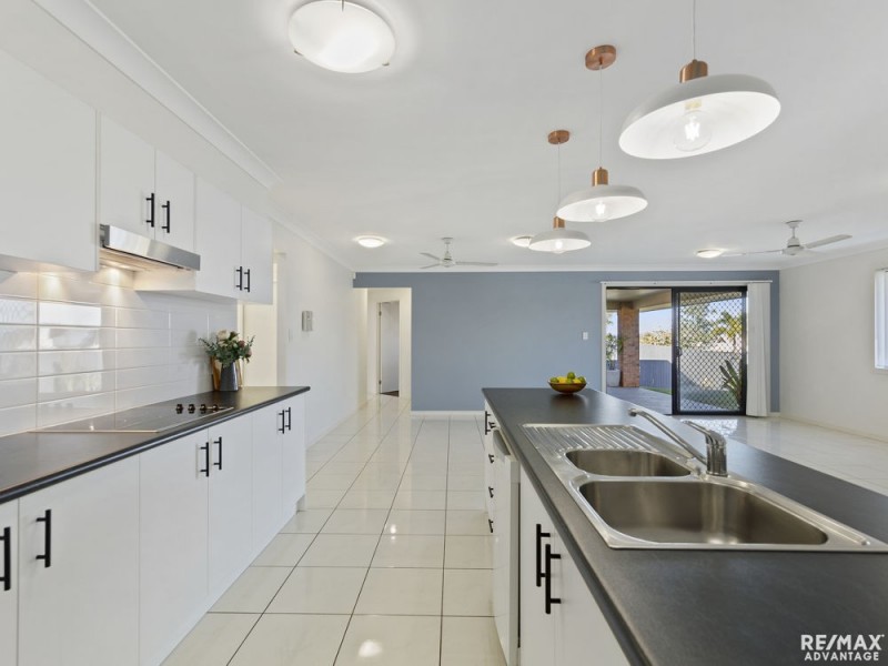 1 Lizard Place, Redland Bay QLD 4165