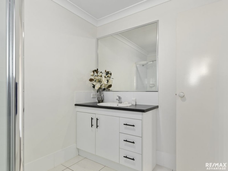 1 Lizard Place, Redland Bay QLD 4165