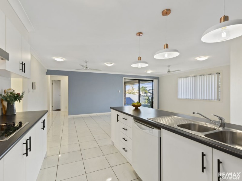 1 Lizard Place, Redland Bay QLD 4165