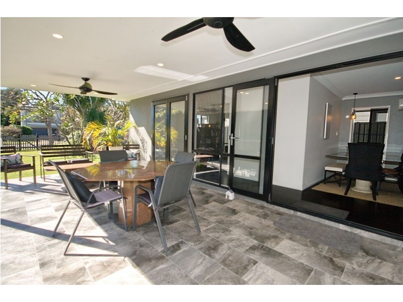 16 Blackwood Road, Manly West QLD 4179