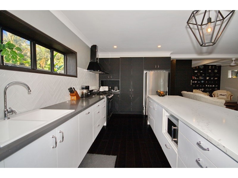 16 Blackwood Road, Manly West QLD 4179