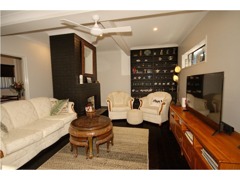 16 Blackwood Road, Manly West QLD 4179