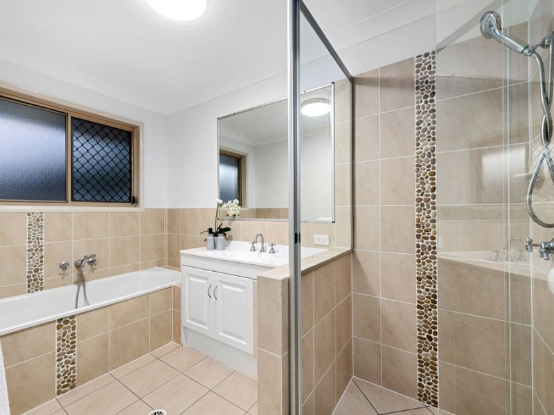 34 Williams Street, Wakerley QLD 4154