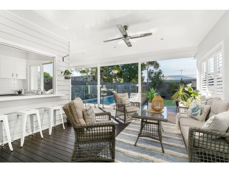 15 Carnation Road, Manly West QLD 4179