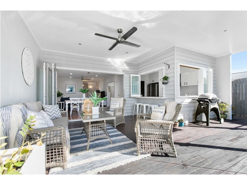 15 Carnation Road, Manly West QLD 4179