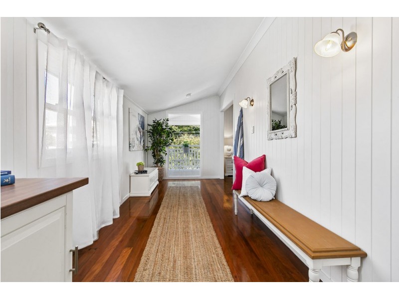 15 Carnation Road, Manly West QLD 4179