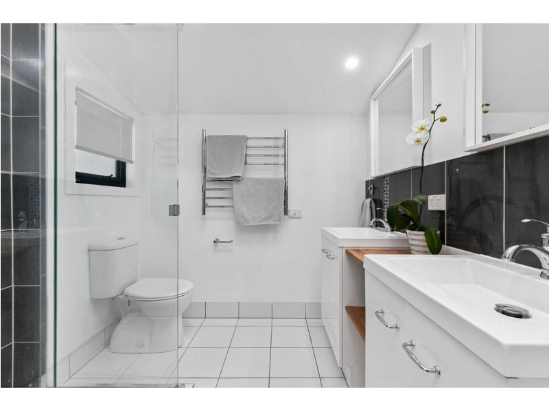 15 Carnation Road, Manly West QLD 4179