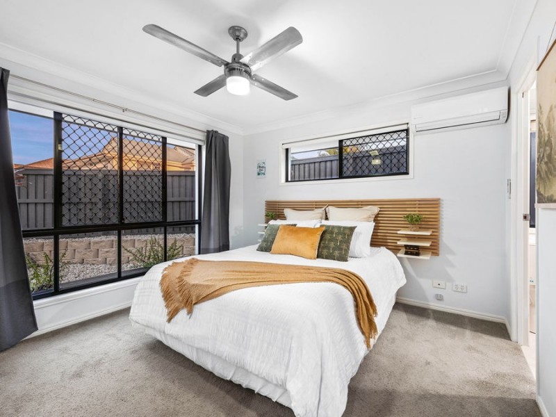 11 Manor Crescent, Wakerley QLD 4154