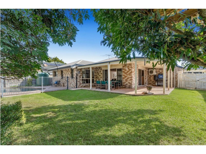 8 Fairweather Close, Manly West QLD 4179