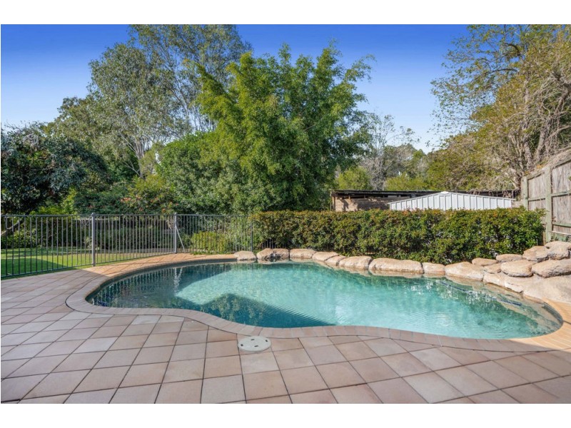 8 Fairweather Close, Manly West QLD 4179