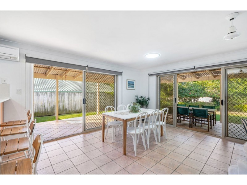 8 Fairweather Close, Manly West QLD 4179