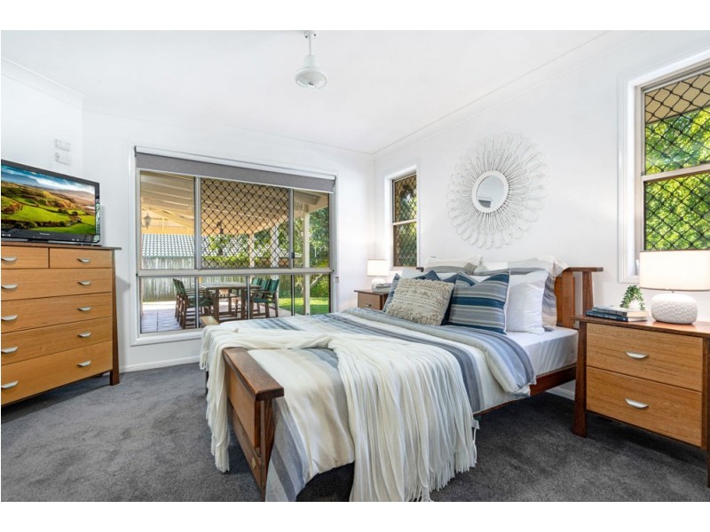 8 Fairweather Close, Manly West QLD 4179