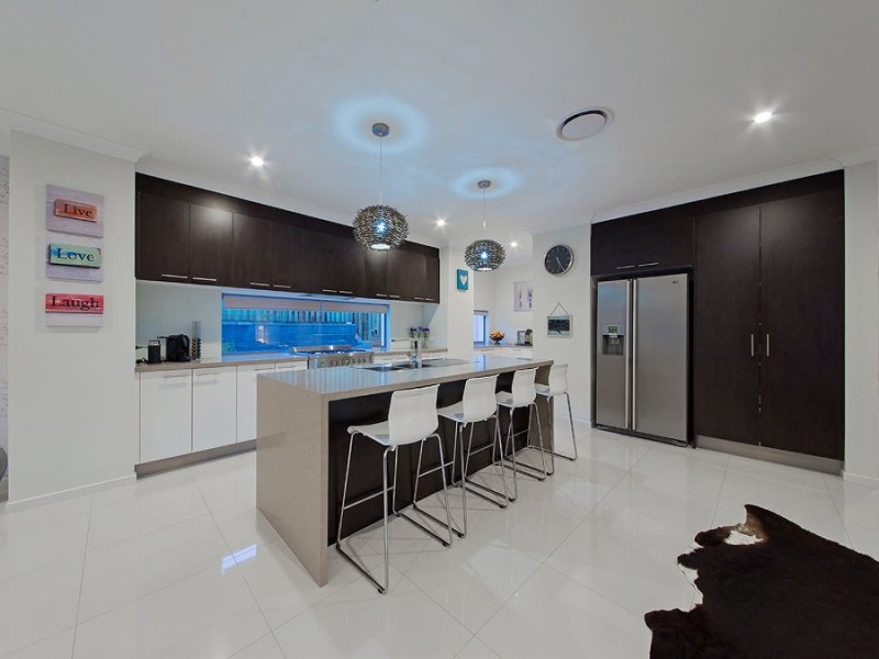 17 Lydia Place, Gumdale QLD 4154