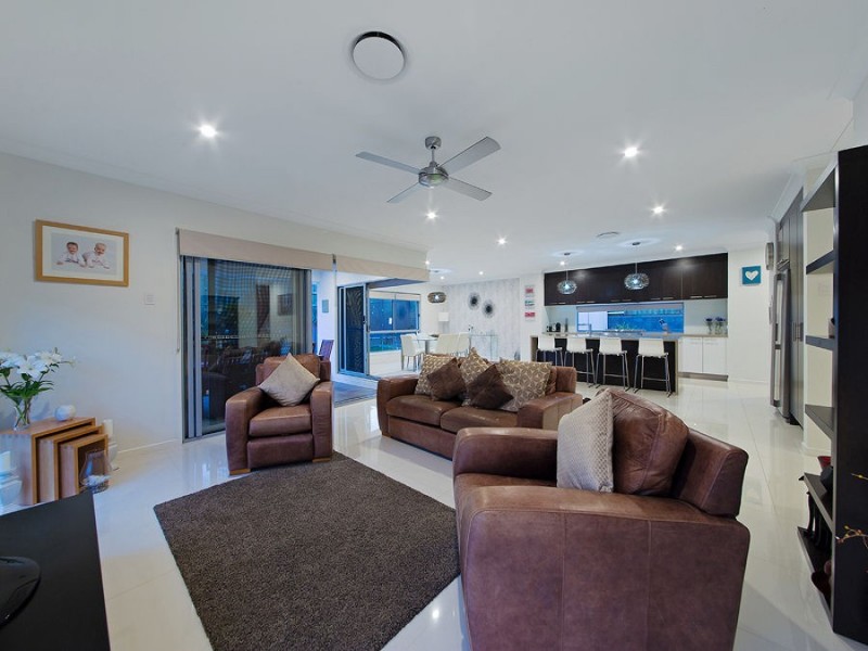 17 Lydia Place, Gumdale QLD 4154