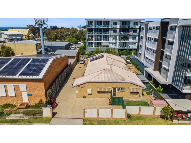 2/68 Clara Street, Wynnum QLD 4178