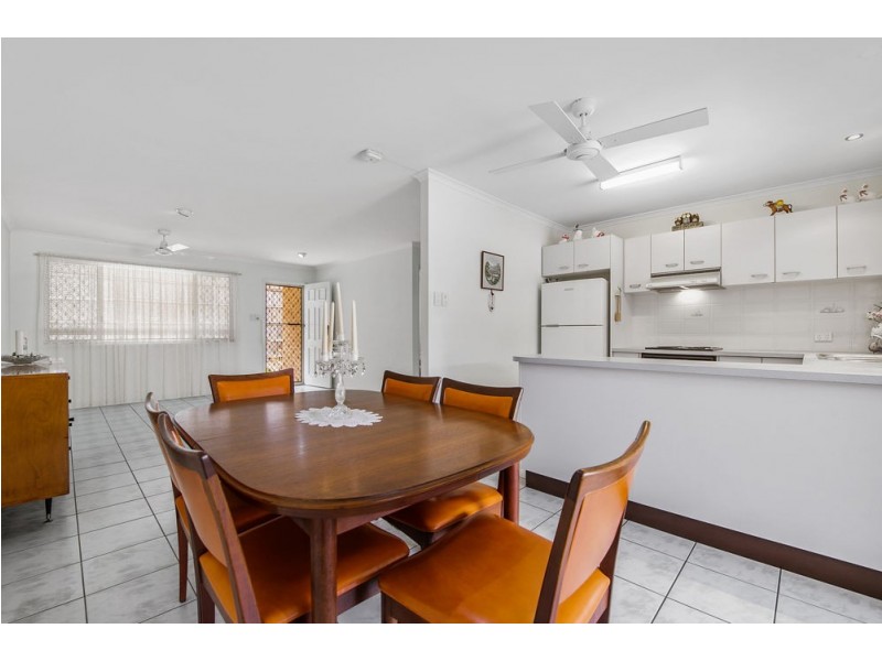 2/68 Clara Street, Wynnum QLD 4178