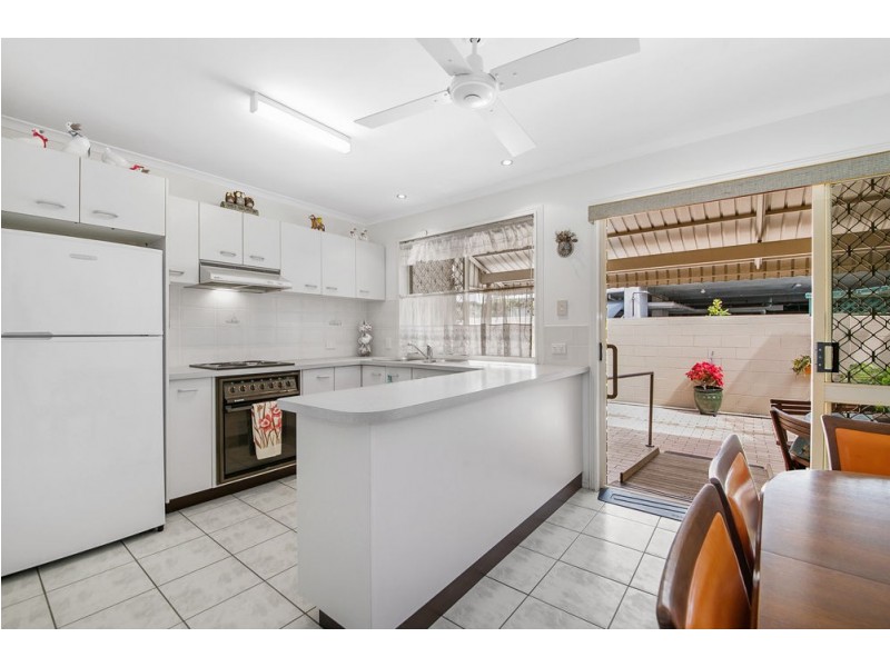 2/68 Clara Street, Wynnum QLD 4178