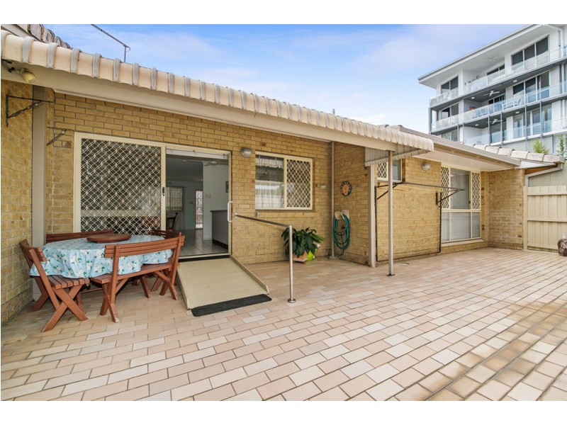 2/68 Clara Street, Wynnum QLD 4178