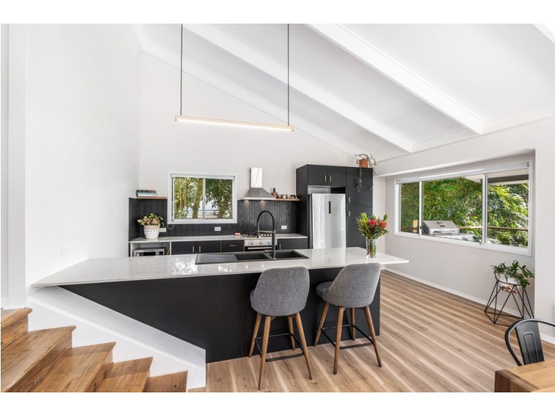 11 Primrose Parade, Wynnum QLD 4178