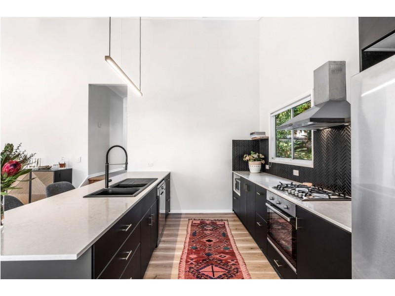 11 Primrose Parade, Wynnum QLD 4178