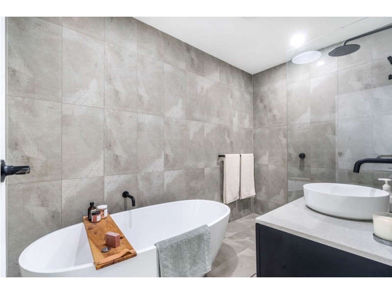 11 Primrose Parade, Wynnum QLD 4178