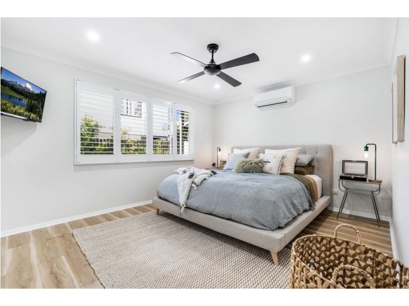 11 Primrose Parade, Wynnum QLD 4178