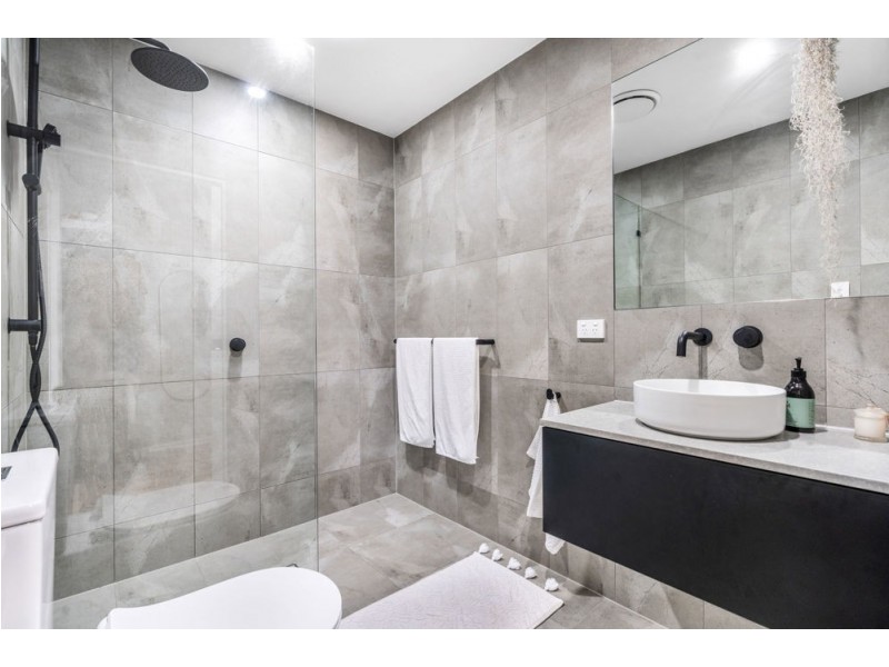 11 Primrose Parade, Wynnum QLD 4178