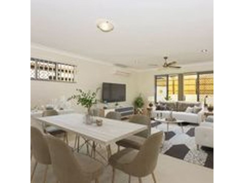 32 Worchester Crescent, Wakerley QLD 4154