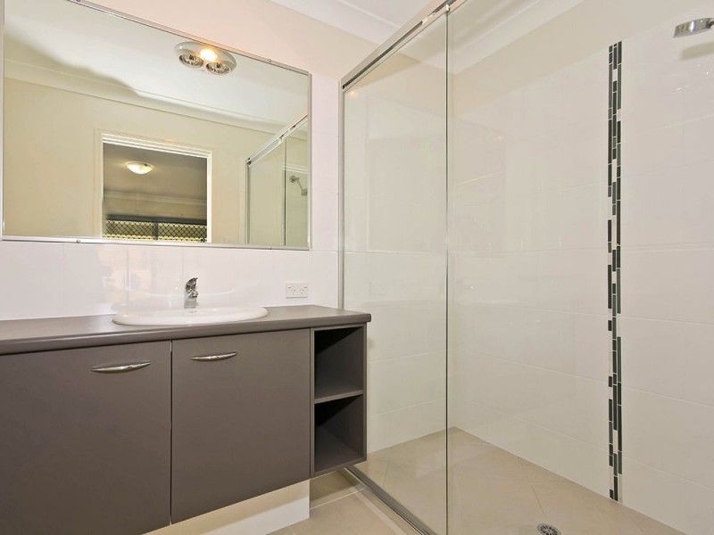 32 Worchester Crescent, Wakerley QLD 4154