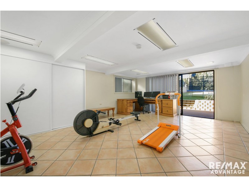 18 Empire Avenue, Manly West QLD 4179