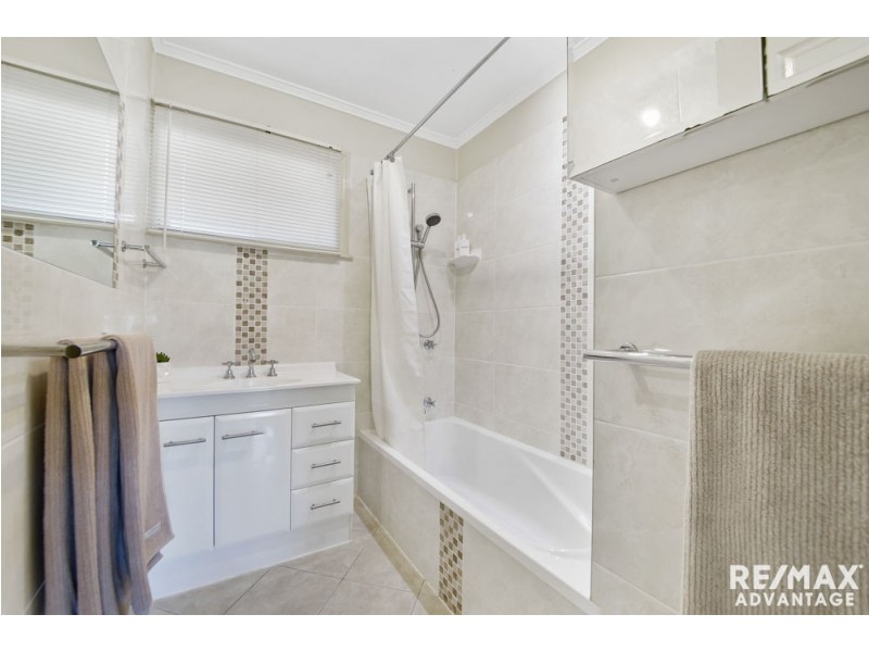 18 Empire Avenue, Manly West QLD 4179