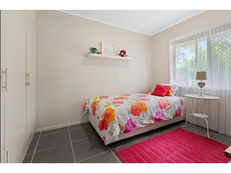 25 Cranston Street, Wynnum West QLD 4178