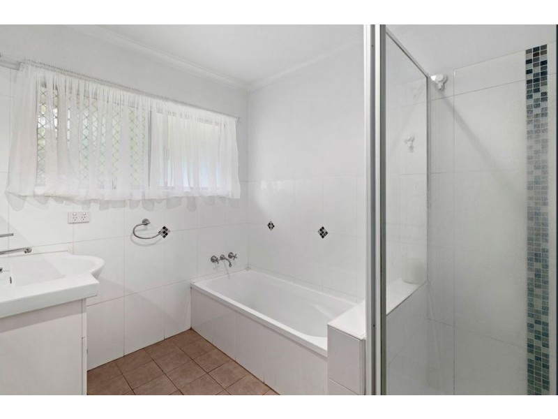 25 Cranston Street, Wynnum West QLD 4178