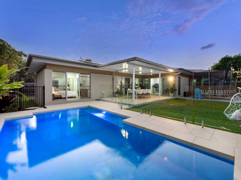 2 Clyde Court, Wakerley QLD 4154