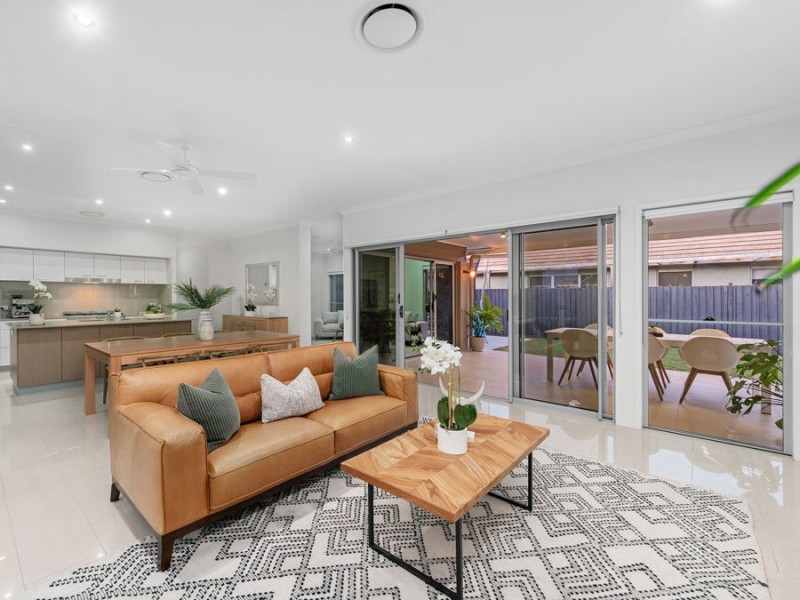 2 Clyde Court, Wakerley QLD 4154