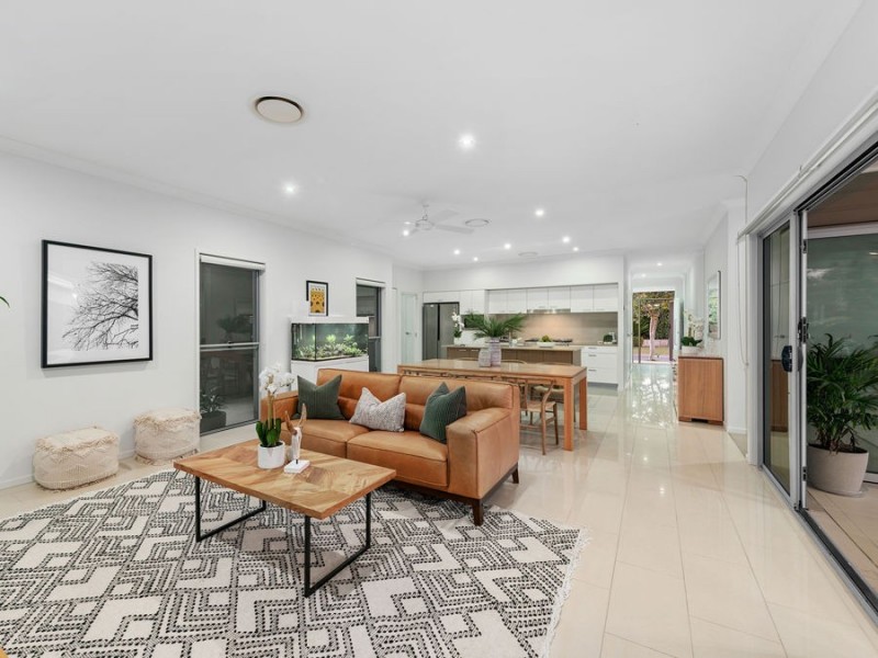 2 Clyde Court, Wakerley QLD 4154