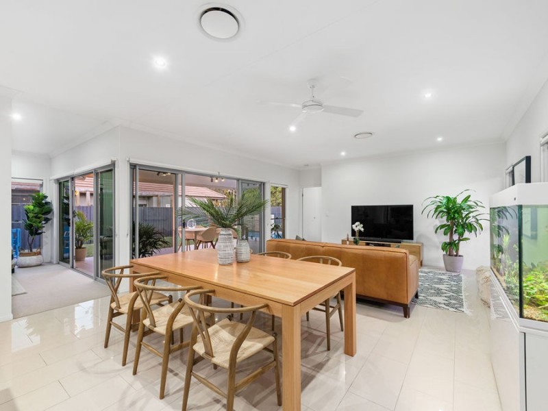 2 Clyde Court, Wakerley QLD 4154