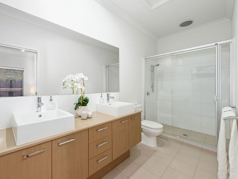 2 Clyde Court, Wakerley QLD 4154