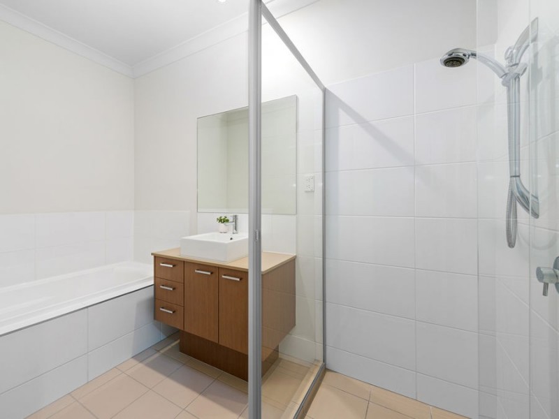 2 Clyde Court, Wakerley QLD 4154