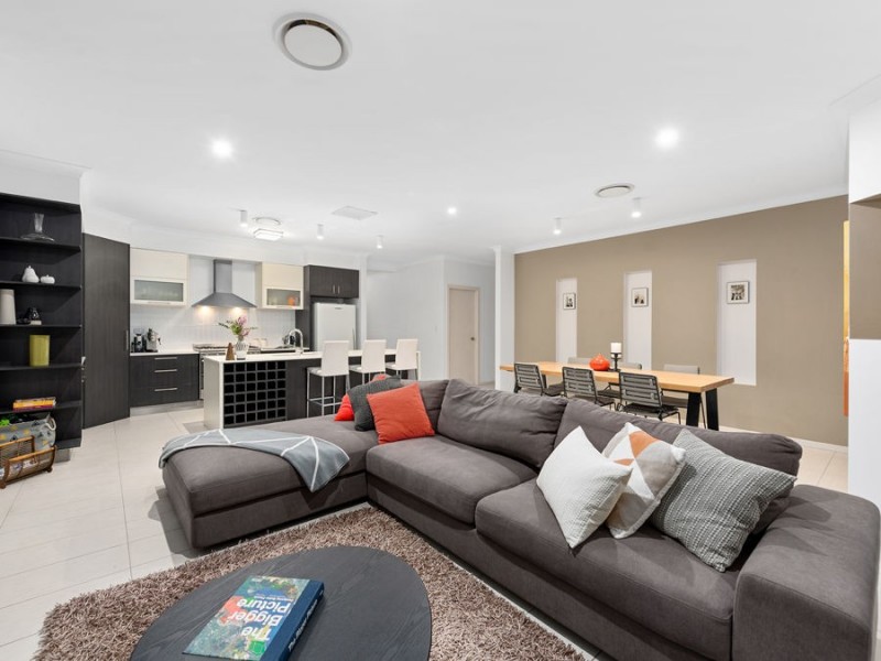 18 Baychester Place, Wakerley QLD 4154