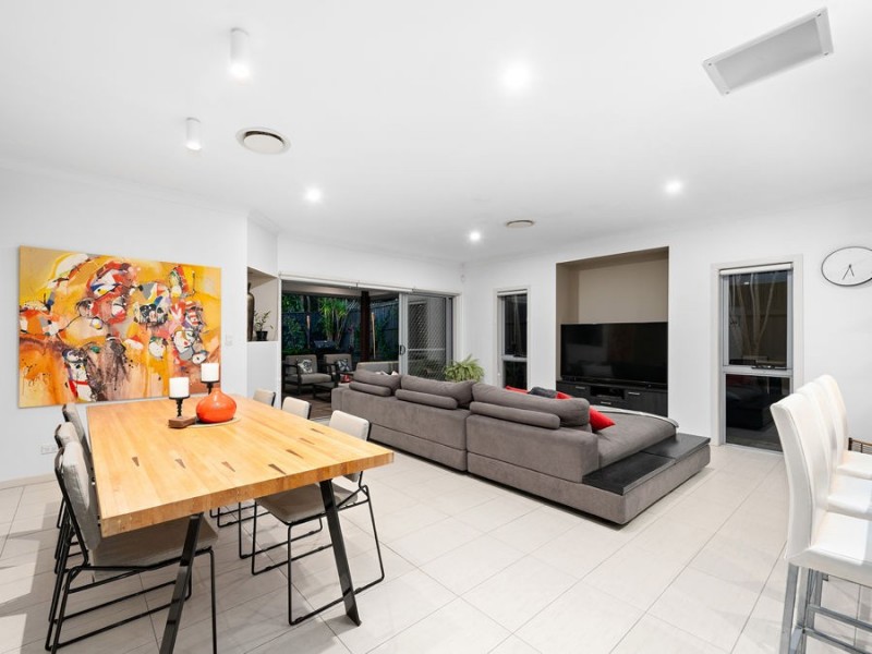 18 Baychester Place, Wakerley QLD 4154