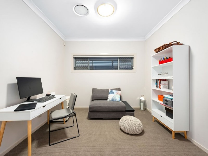 18 Baychester Place, Wakerley QLD 4154