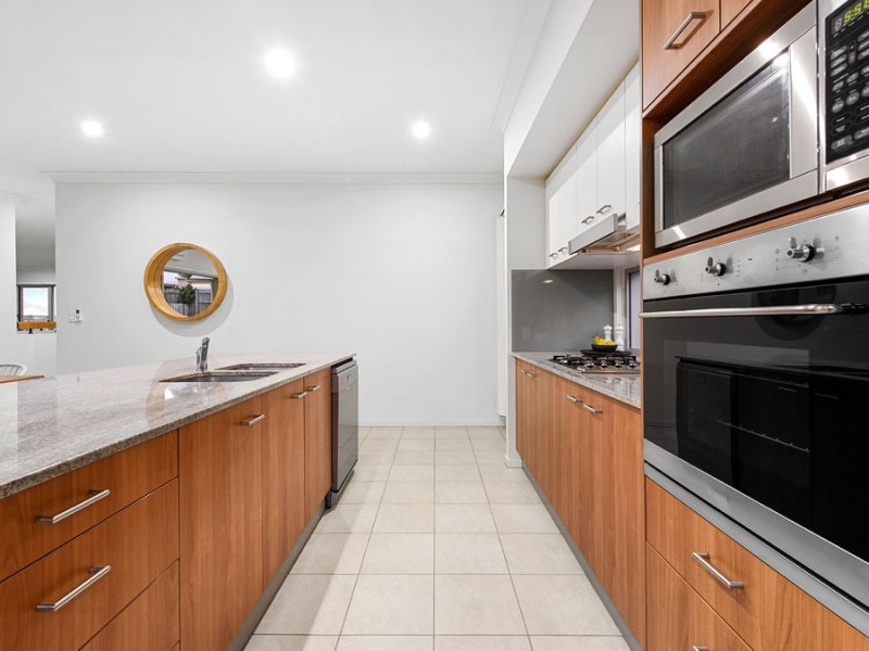 61 Mossvale Drive, Wakerley QLD 4154