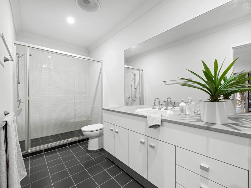 61 Mossvale Drive, Wakerley QLD 4154